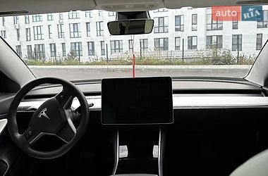 Седан Tesla Model 3 2019 в Ужгороде