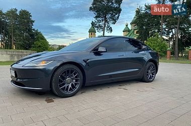 Седан Tesla Model 3 2024 в Новояворовске