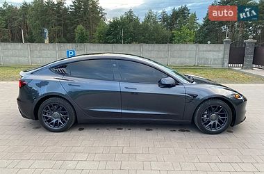 Седан Tesla Model 3 2024 в Новояворовске