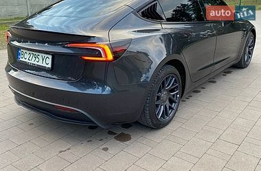 Седан Tesla Model 3 2024 в Новояворовске