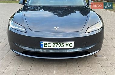 Седан Tesla Model 3 2024 в Новояворовске