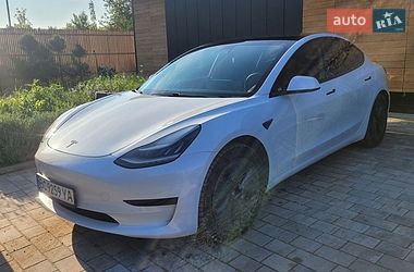 Седан Tesla Model 3 2019 в Львове
