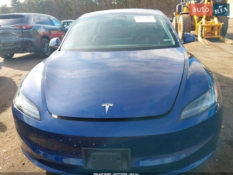 Седан Tesla Model 3 2025 в Києві