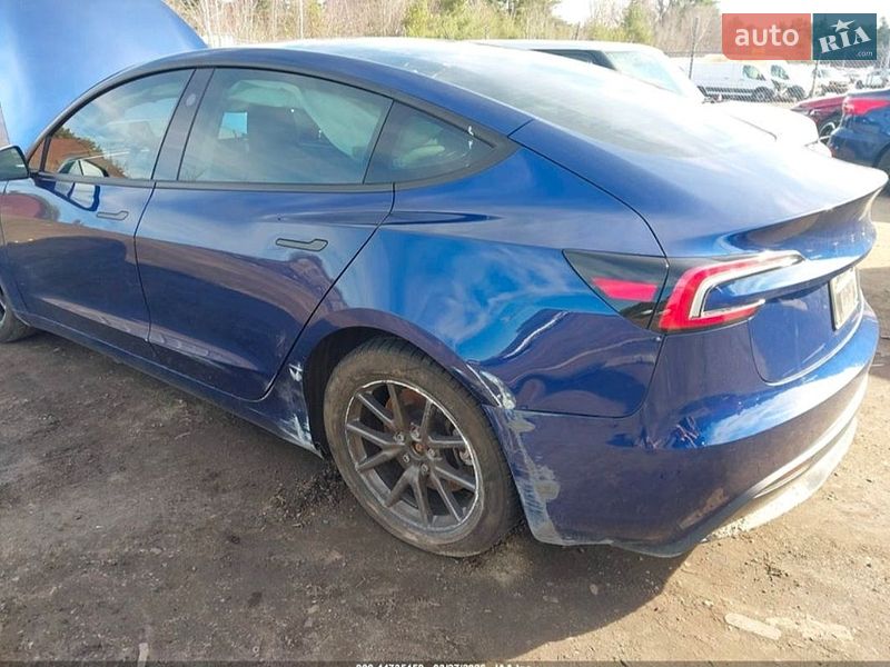 Седан Tesla Model 3 2025 в Києві