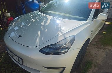 Седан Tesla Model 3 2018 в Миргороді