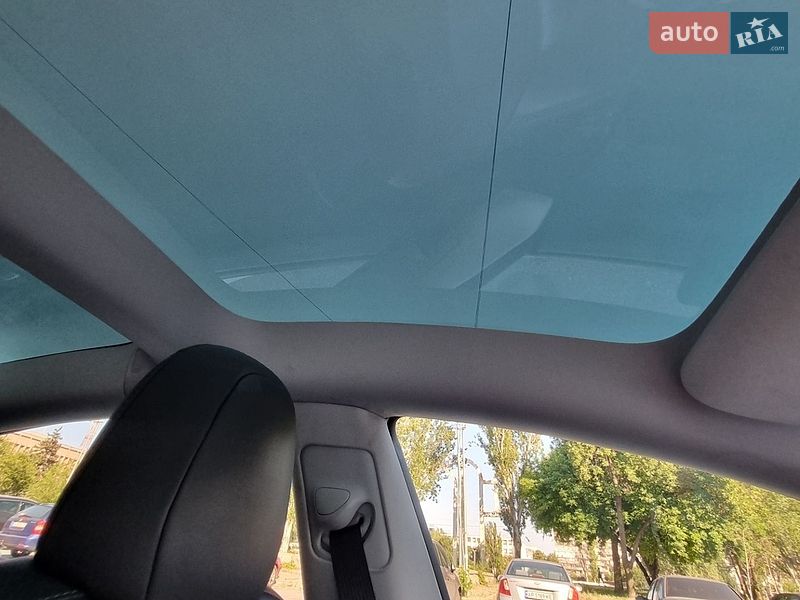 Седан Tesla Model 3 2021 в Запоріжжі