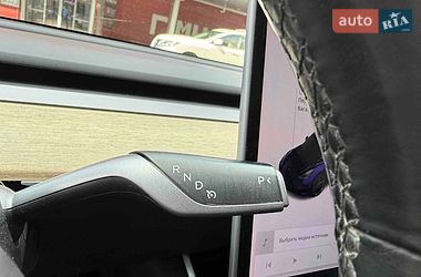 Седан Tesla Model 3 2018 в Львові