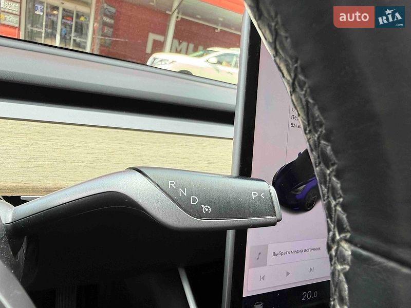 Седан Tesla Model 3 2018 в Львові