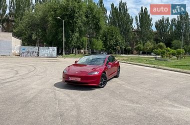 Седан Tesla Model 3 2025 в Кривому Розі