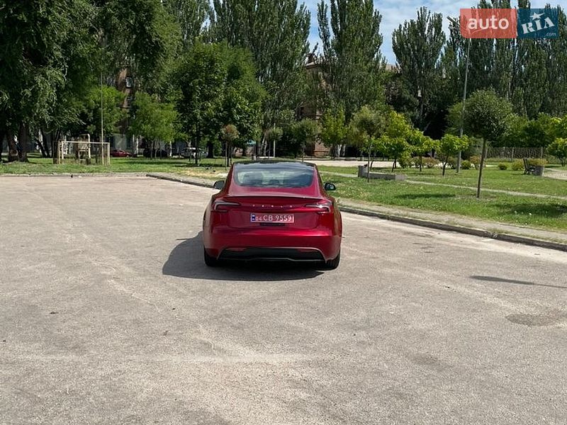 Седан Tesla Model 3 2025 в Кривому Розі