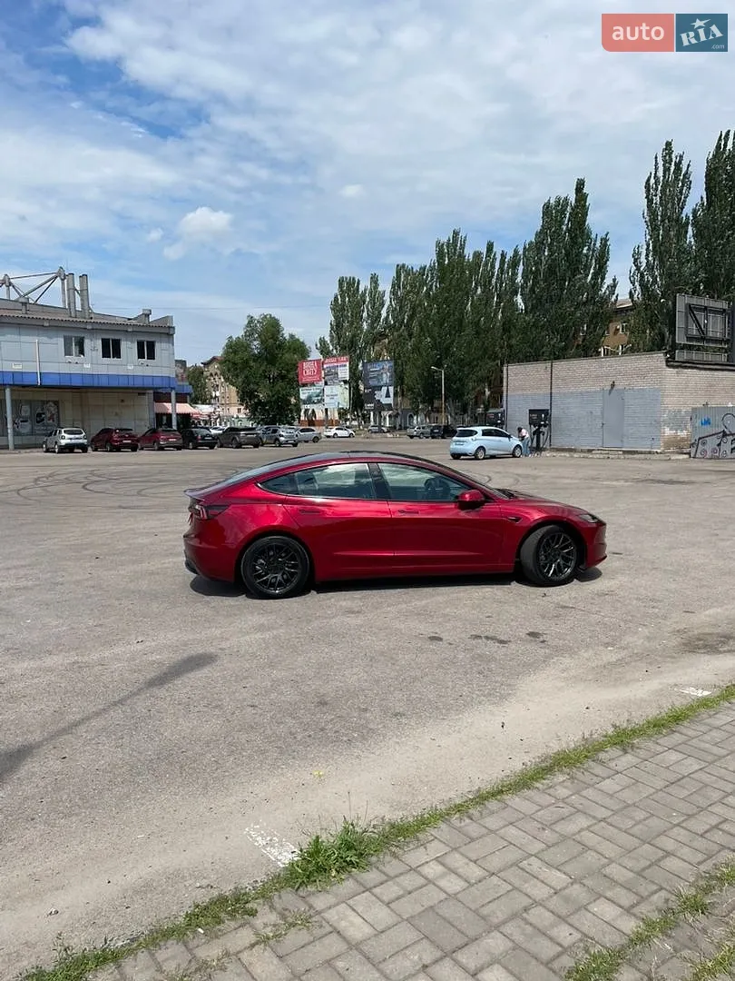 2025 Tesla Model 3 - мініатюра 15
