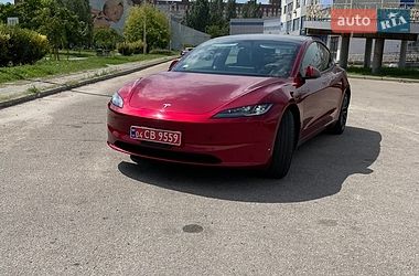 Седан Tesla Model 3 2025 в Кривому Розі