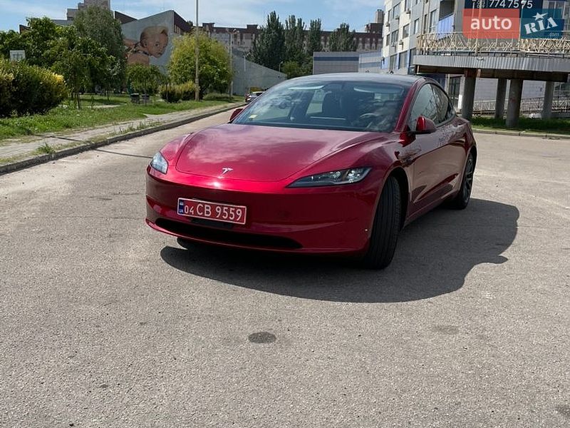Седан Tesla Model 3 2025 в Кривому Розі