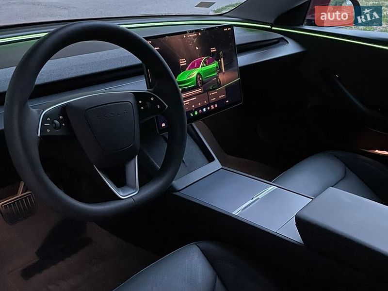 Седан Tesla Model 3 2025 в Кривому Розі