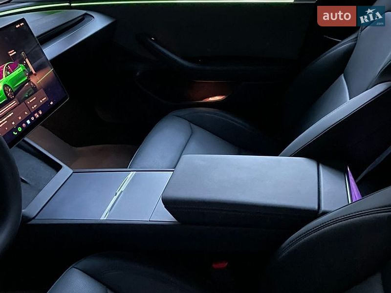 Седан Tesla Model 3 2025 в Кривому Розі