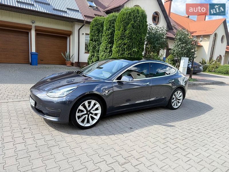 Седан Tesla Model 3 2020 в Хмельницькому
