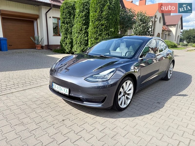 Седан Tesla Model 3 2020 в Хмельницькому