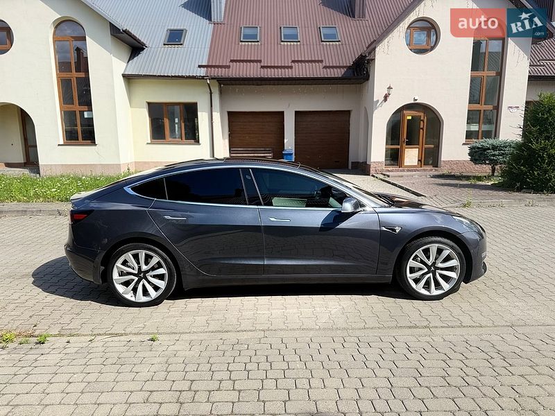 Седан Tesla Model 3 2020 в Хмельницькому