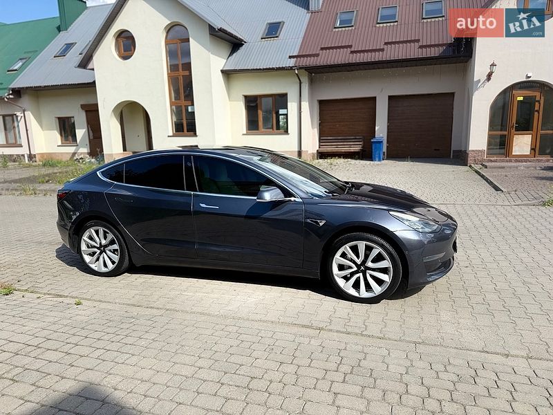 Седан Tesla Model 3 2020 в Хмельницькому