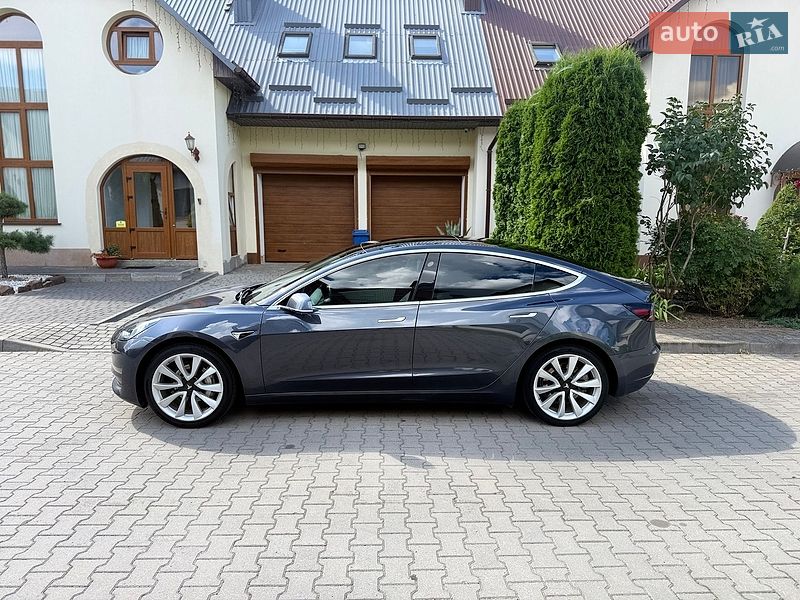 Седан Tesla Model 3 2020 в Хмельницькому