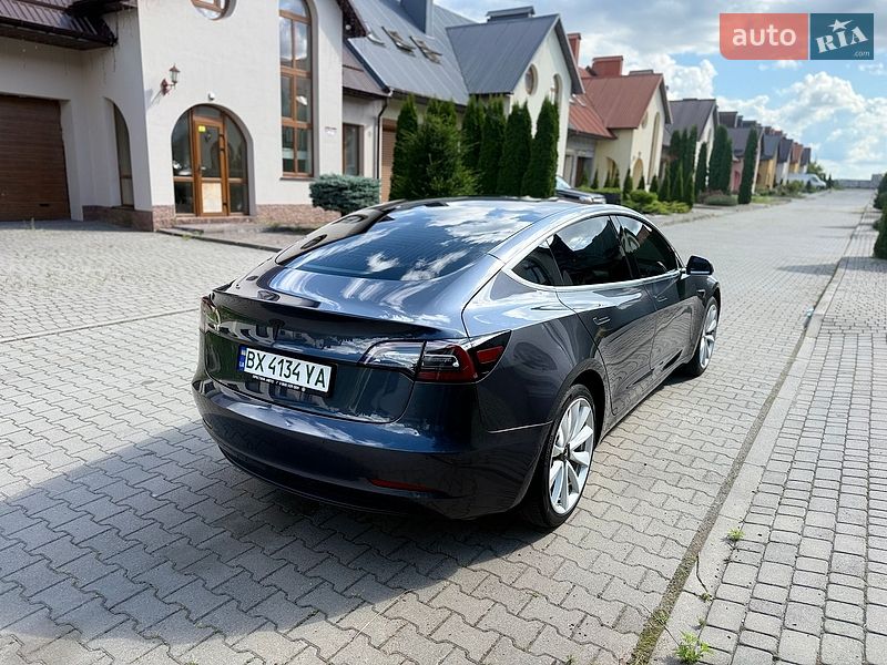 Седан Tesla Model 3 2020 в Хмельницькому
