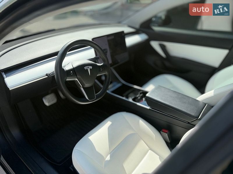 Седан Tesla Model 3 2020 в Хмельницькому