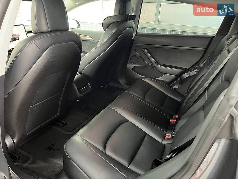 Седан Tesla Model 3 2022 в Борисполі
