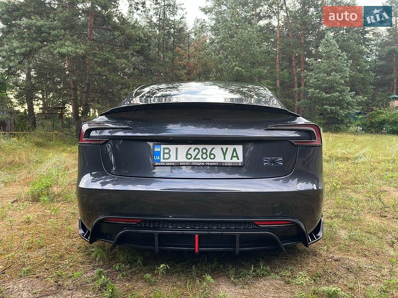 Седан Tesla Model 3 2024 в Полтаві
