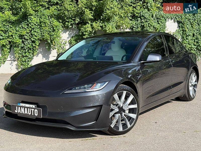 Tesla Model 3 2025