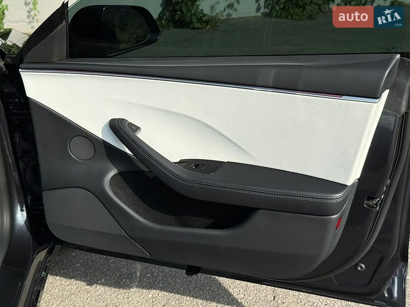 Седан Tesla Model 3 2025 в Харкові фото 17 Седан Tesla Model 3 2025 в Харкові