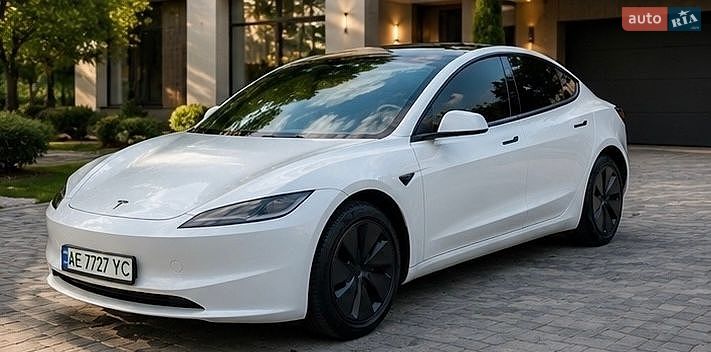 Tesla Model 3 2024