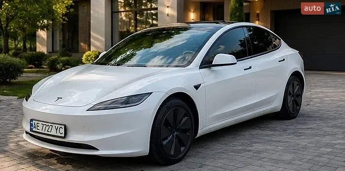 2025 Tesla Model 3 - мініатюра 23