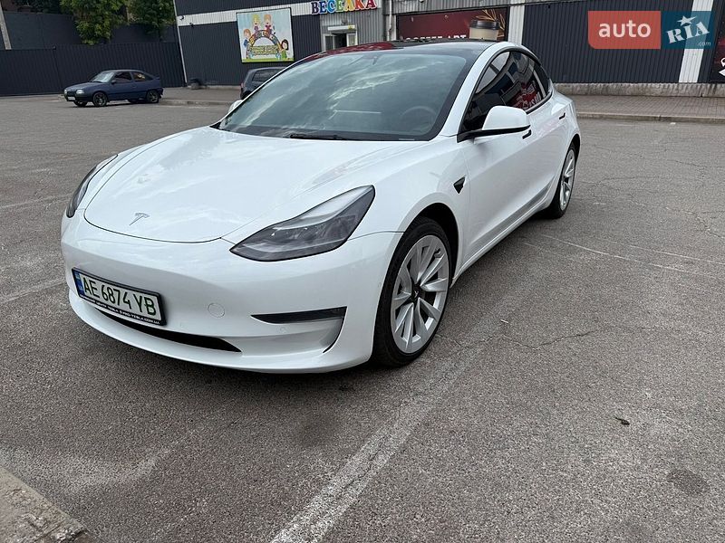 Tesla Model 3 2022