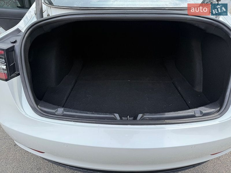Седан Tesla Model 3 2022 в Запоріжжі