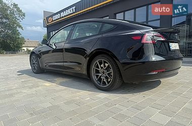 Седан Tesla Model 3 2022 в Львове