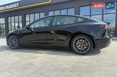 Седан Tesla Model 3 2022 в Львове