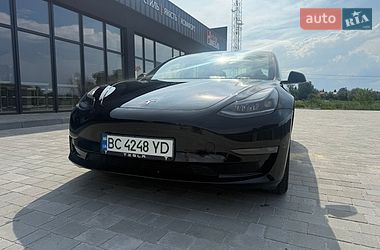 Седан Tesla Model 3 2022 в Львове