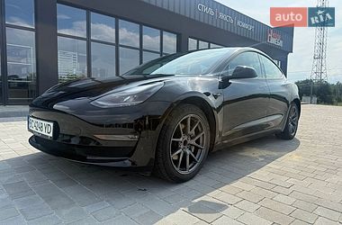 Седан Tesla Model 3 2022 в Львове