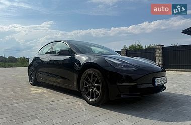 Седан Tesla Model 3 2022 в Львове