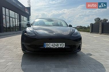 Седан Tesla Model 3 2022 в Львове