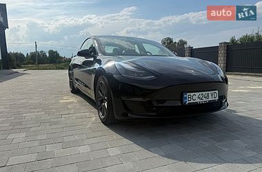 Седан Tesla Model 3 2022 в Львове