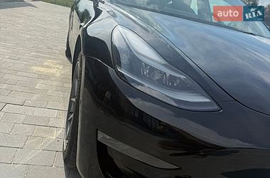 Седан Tesla Model 3 2022 в Львове