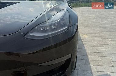Седан Tesla Model 3 2022 в Львове