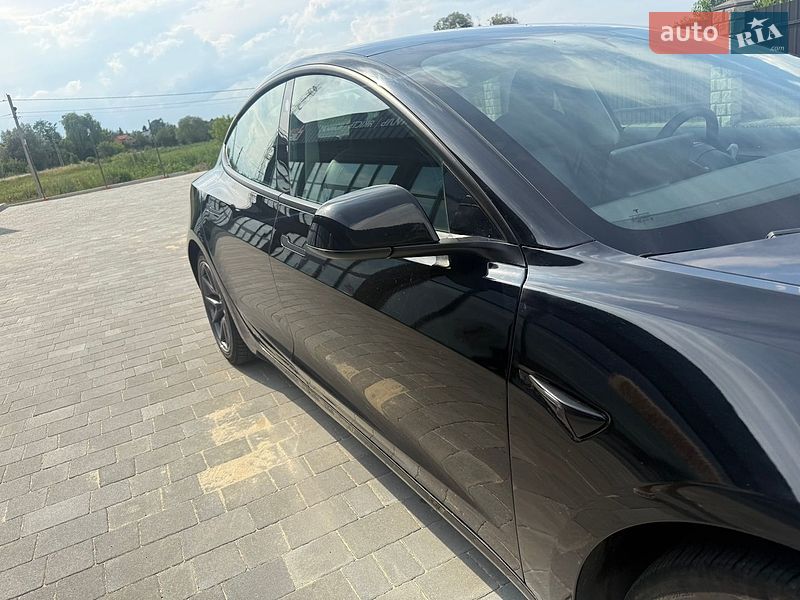 Седан Tesla Model 3 2022 в Львове