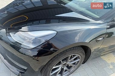 Седан Tesla Model 3 2022 в Львове