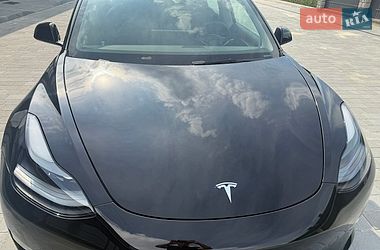 Седан Tesla Model 3 2022 в Львове