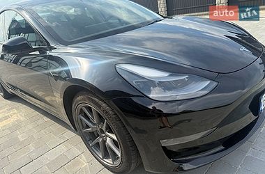 Седан Tesla Model 3 2022 в Львове