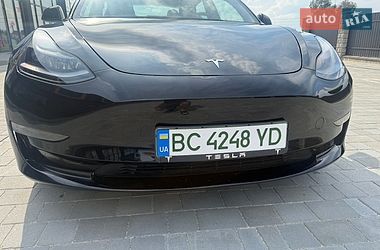 Седан Tesla Model 3 2022 в Львове