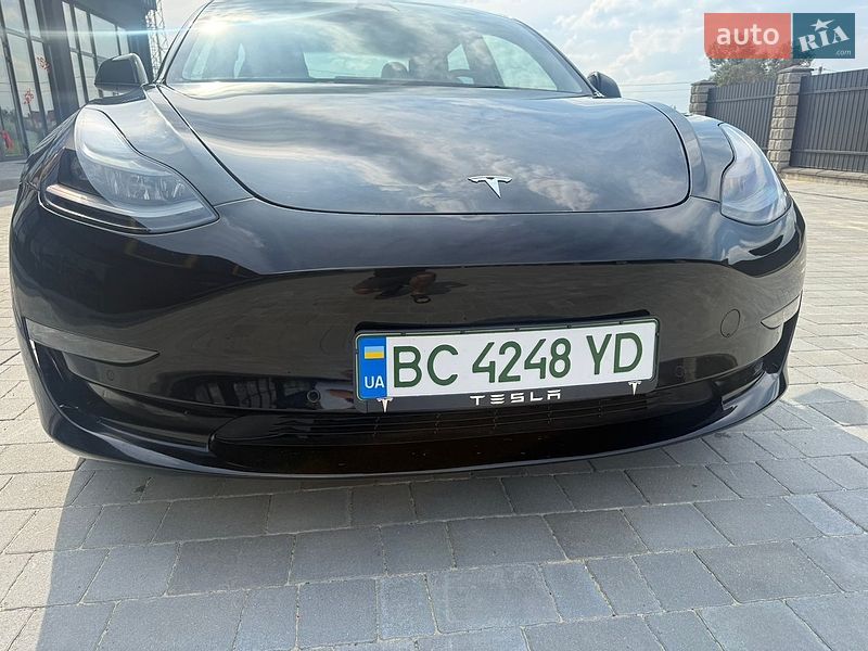 Седан Tesla Model 3 2022 в Львове
