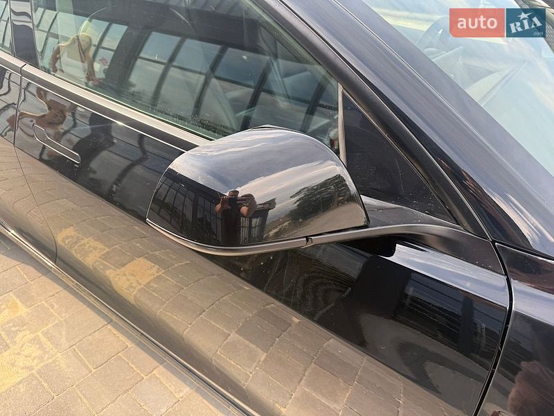 Седан Tesla Model 3 2022 в Львове